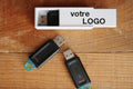 Boîte 1 Clé USB personnalisée avec logo (en lot) - BLANC